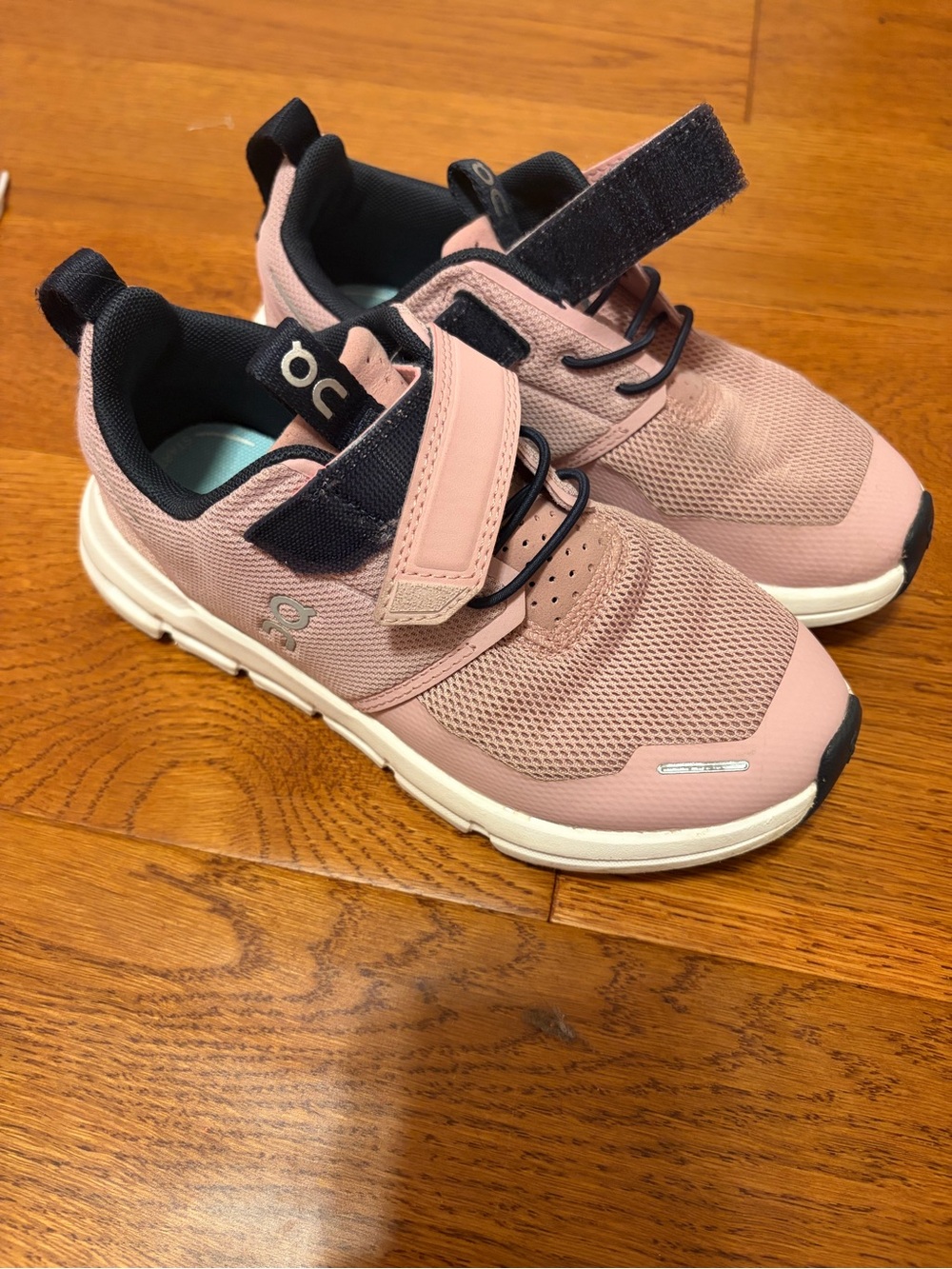 On Running Kids' Pink and Black Hook-and-Loop Mesh Sneakers